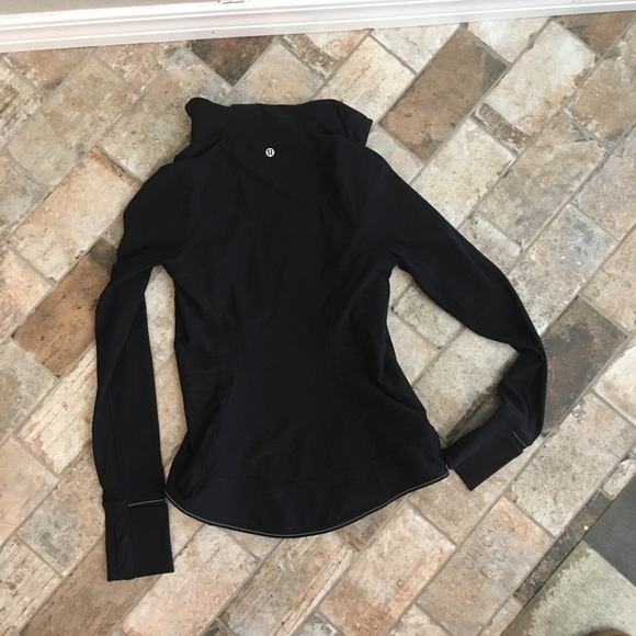 *SOLD*Lululemon jacket - Picture 2 of 3